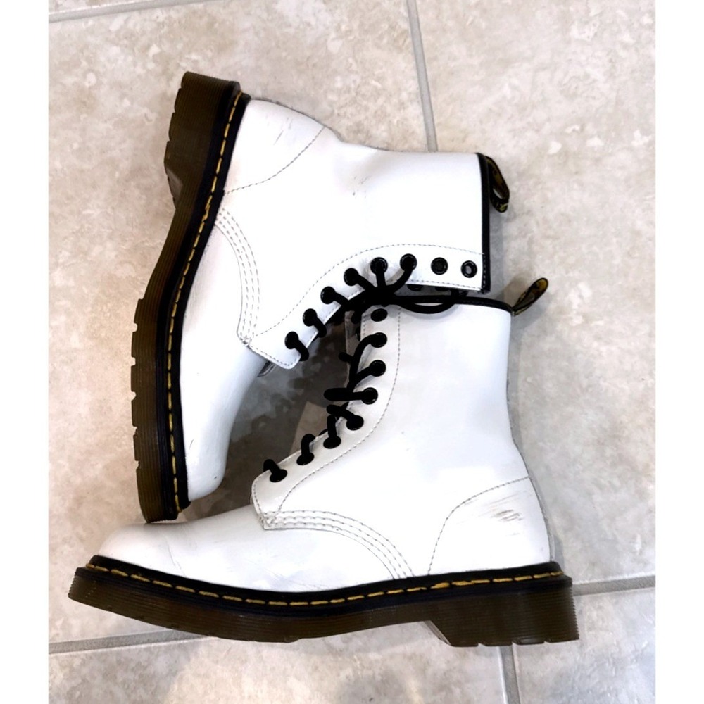Dr. Martens 1460W White Patent Leather 8-Eye Combat Boots Womens Size 6 USL